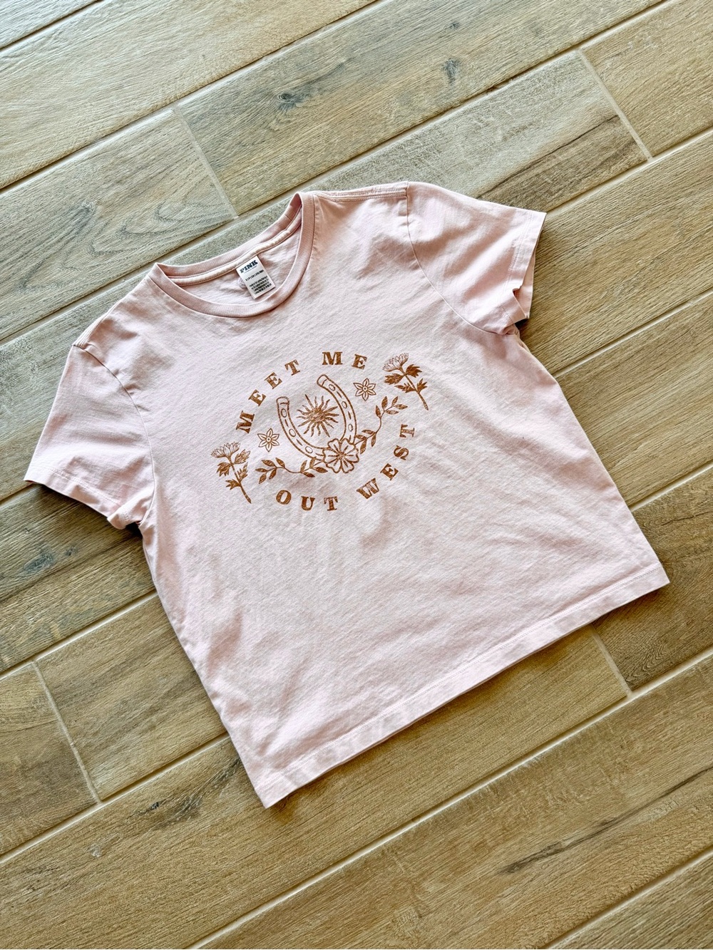 NWOT PINK Victoria's Secret Light Pink Graphic Cropped Tee Size Small